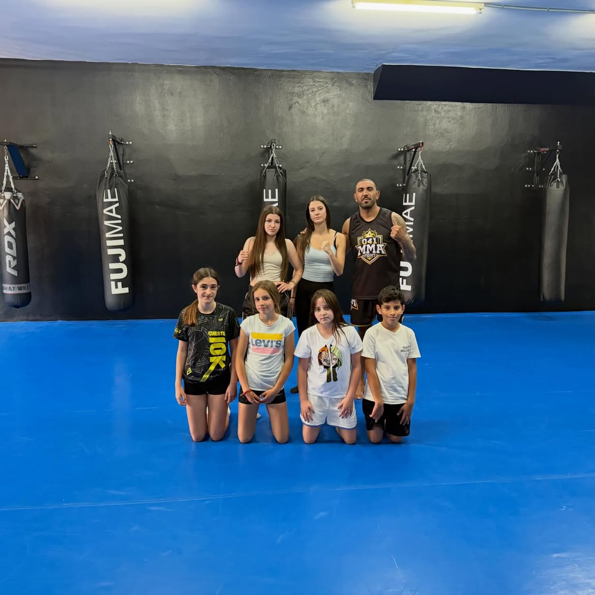 Grupo de Kick Boxing infantil de 041 MMA Fight en Cheste